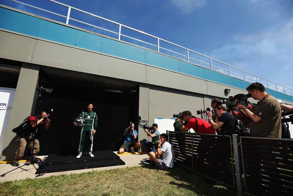 Re: FOTOS: Preparativos del GP de Australia - Jueves