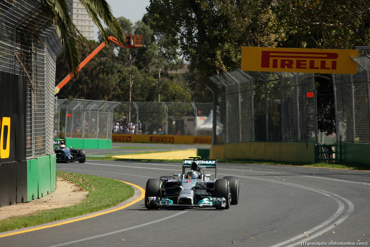 Re: FOTOS: Libres 1 y 2 del GP de Australia - Viernes