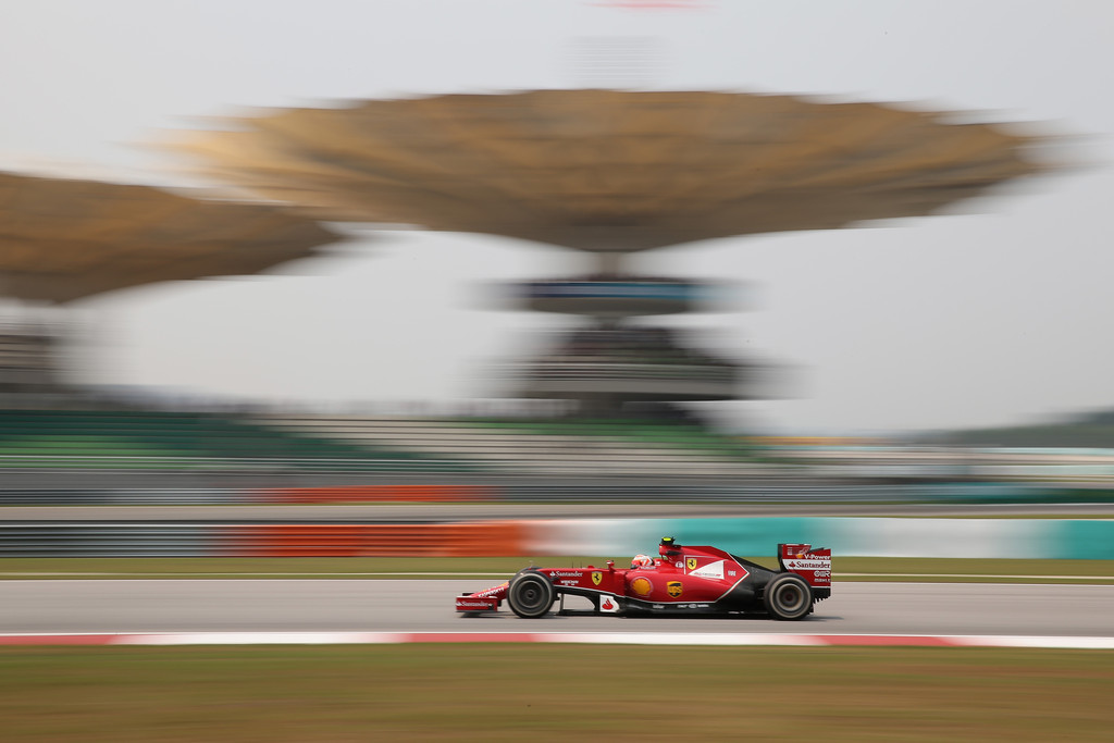 Re: FOTOS: Kimi Räikkönen Campeón del Mundo con la Scuderia Ferrari.