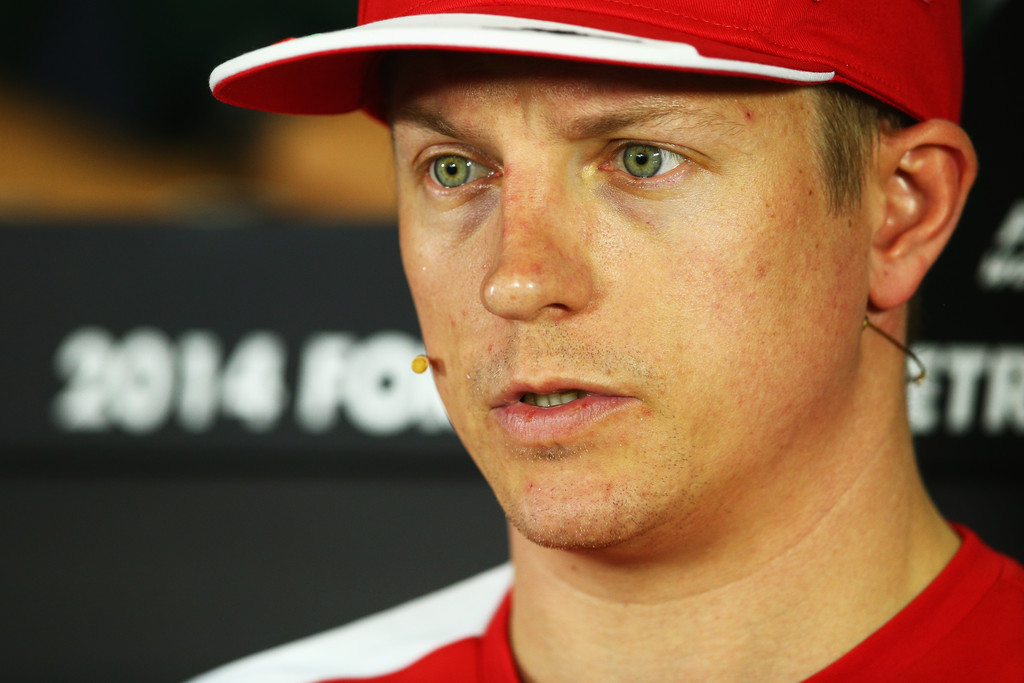 Re: FOTOS: Kimi Räikkönen Campeón del Mundo con la Scuderia Ferrari.