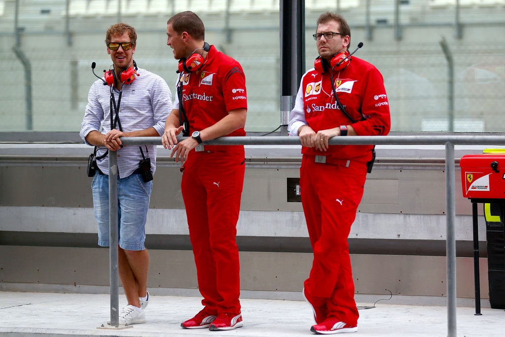 Re: Fans de Seb & Kimi.... Scuderia Ferrari Marlboro...!!!!