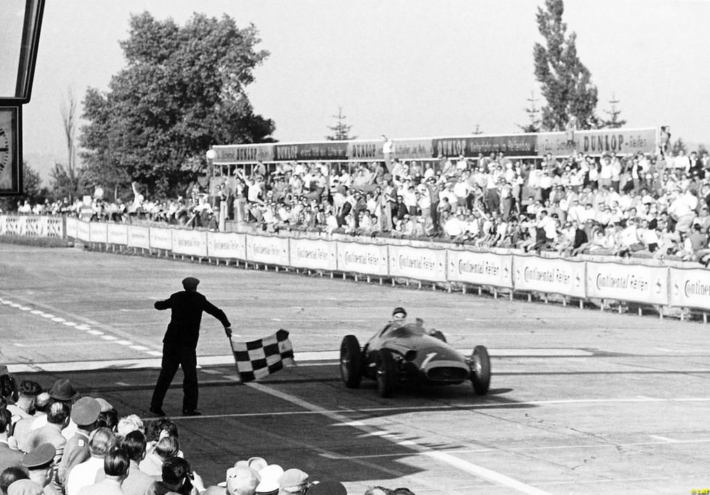 Re: FANS DE JUAN MANUEL FANGIO .... ORGULLO DE ARGENTINA!!!