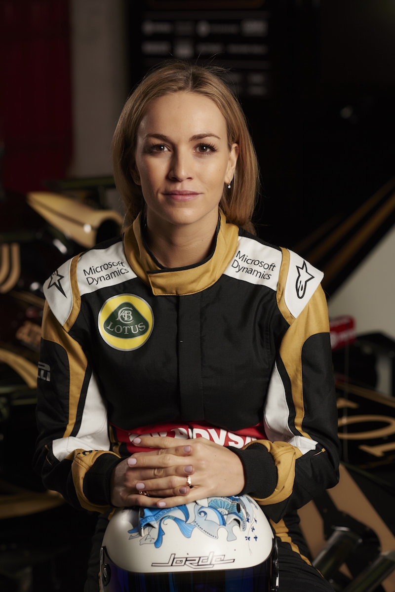 Re: FOTOS - CARMEN JORDA  PILOTO DE LOTUS