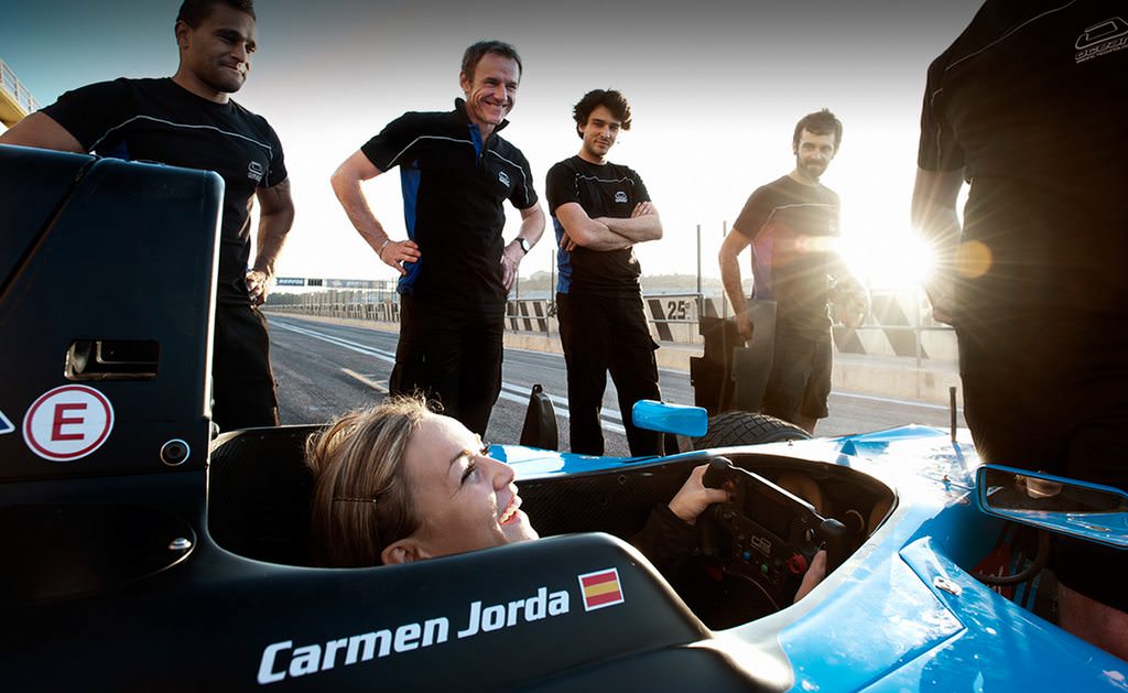 Re: FOTOS - CARMEN JORDA PILOTO DE LOTUS