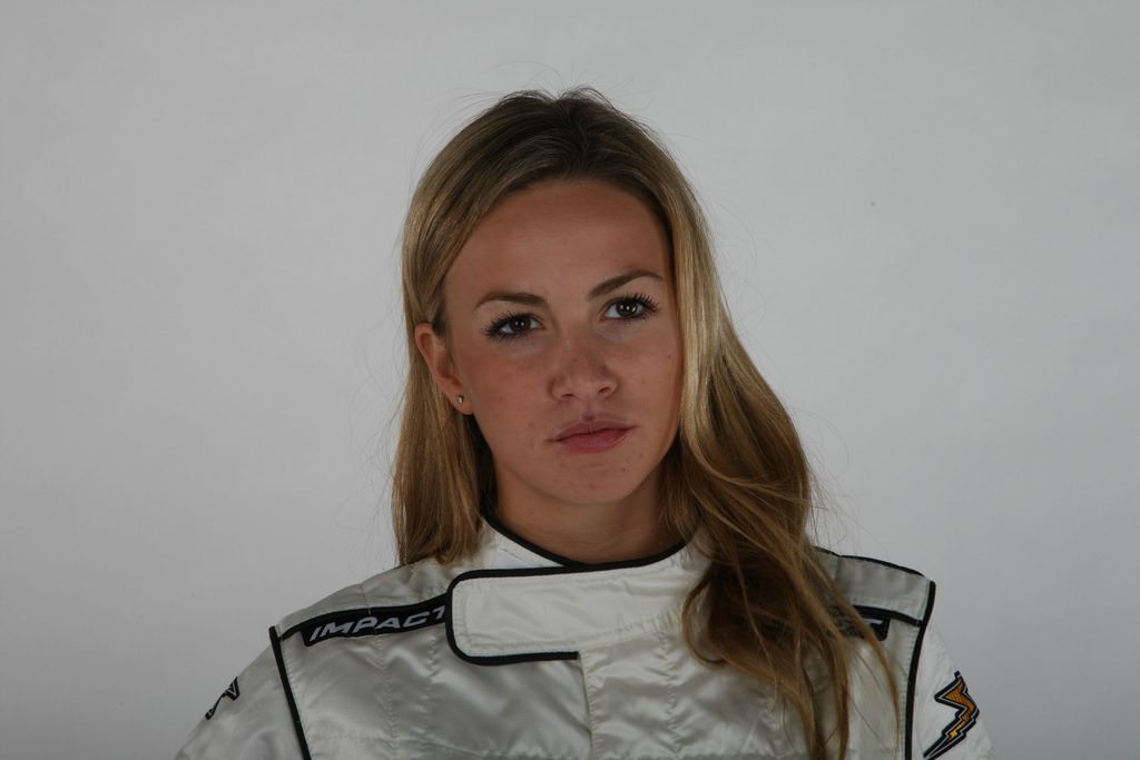 Re: FOTOS - CARMEN JORDA PILOTO DE LOTUS