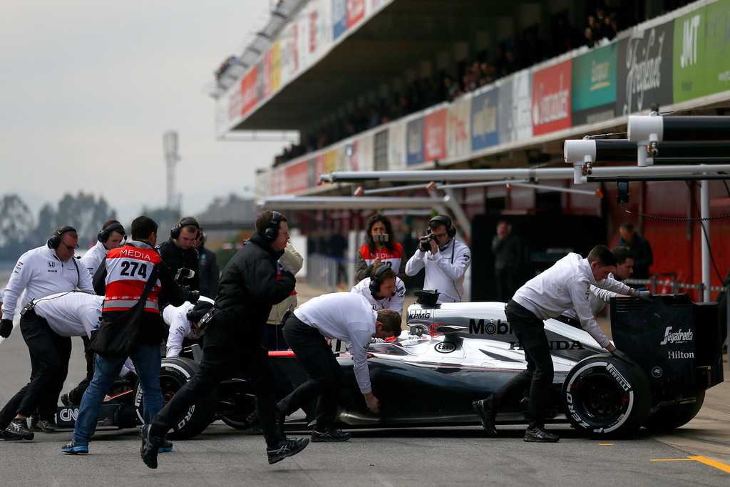 Re: FOTOS - TEST DE PRETEMPORADA EN BARCELONA (DIA 6)