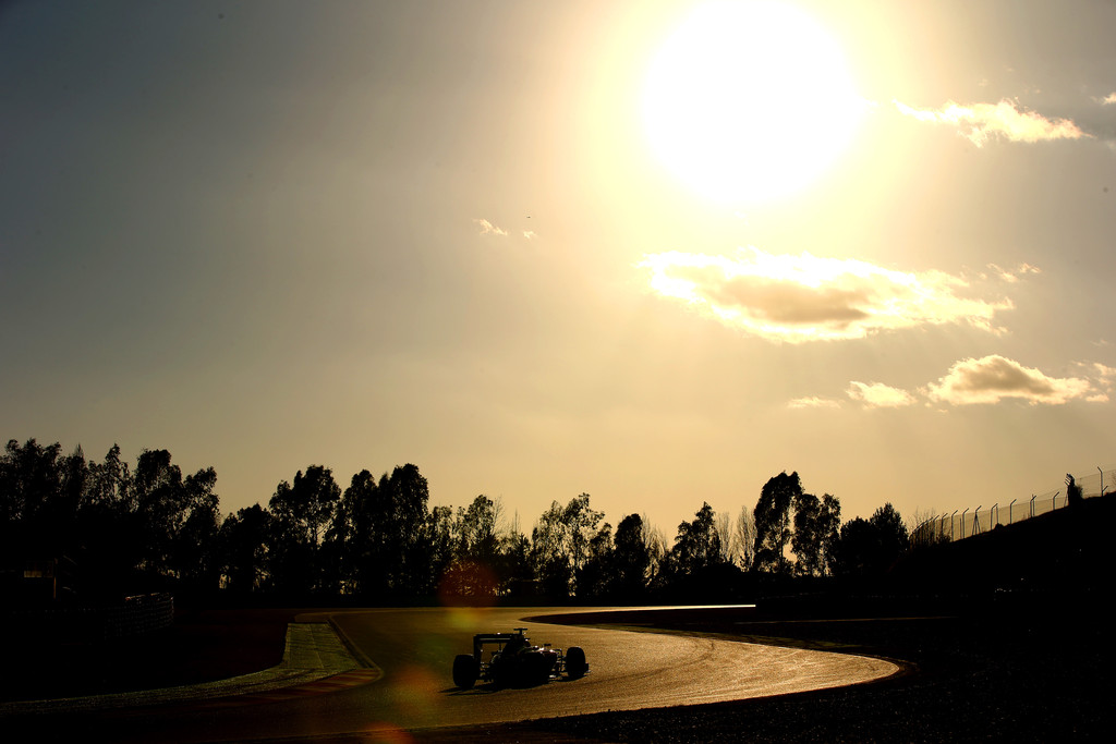 Re: FOTOS - TEST DE PRETEMPORADA EN BARCELONA (DIA 6)