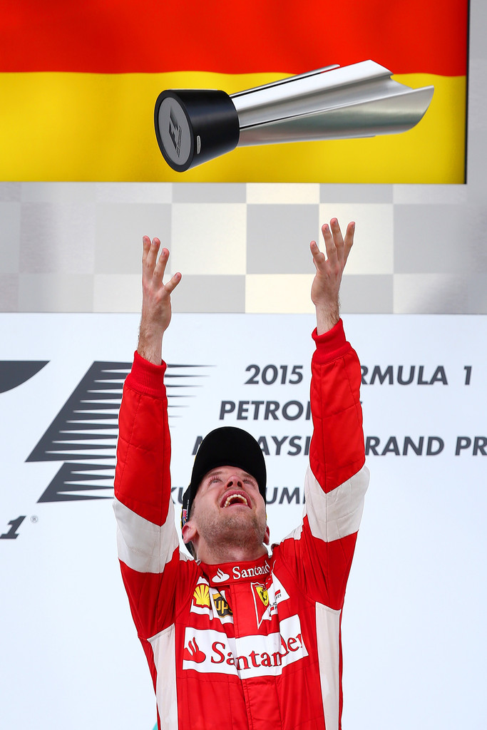 Re: FANS DE SEB & KIMI.... SCUDERIA FERRARI 2015...!!!!