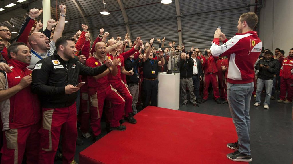 Re: FANS DE SEB & KIMI.... SCUDERIA FERRARI 2015...!!!!