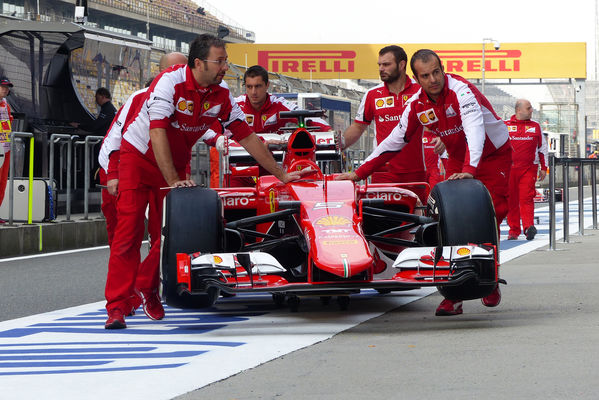 Re: Tifosi Ferrari: no se puede describir la pasión, solo puedes vivirla. Enzo Ferrari.