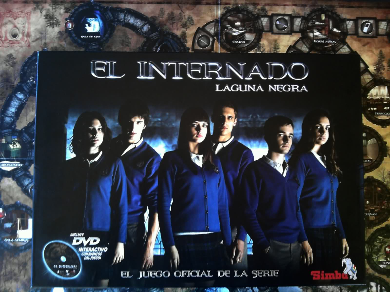 alguienmeexplicacomosejuegaaljuegodemesafotosdentro