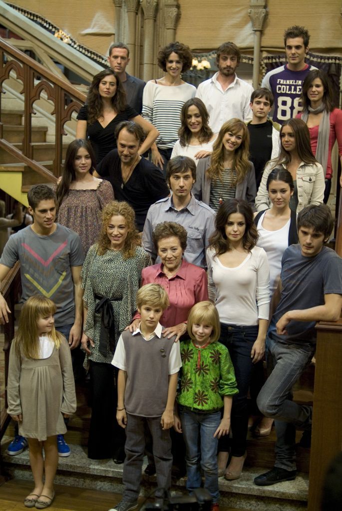 recopilandoanuncioscortinillaspromosyfotosdelaserie