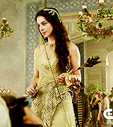 postparacomentarlaseriereign2temporadaestreno2deoctubre