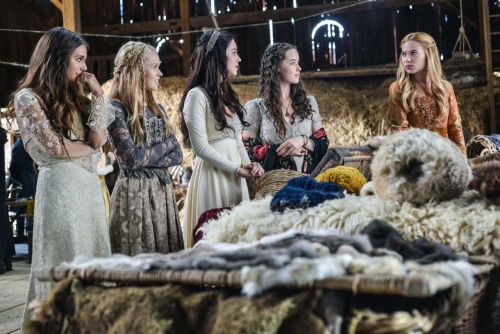 postparacomentarlaseriereign2temporadaestreno2deoctubre