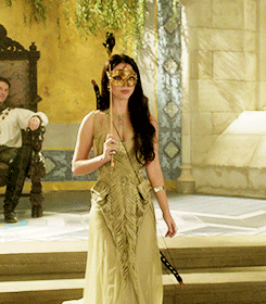 postparacomentarlaseriereign2temporadaestreno2deoctubre