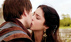 postparacomentarlaseriereign2temporadaestreno2deoctubre