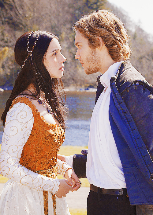 postparacomentarlaseriereign2temporadaestreno2deoctubre