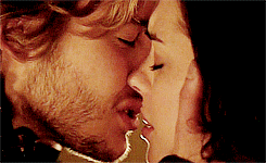 postparacomentarlaseriereign2temporadaestreno2deoctubre