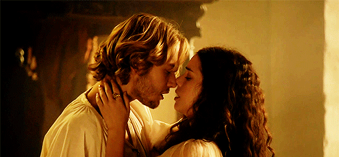 postparacomentarlaseriereign2temporadaestreno2deoctubre