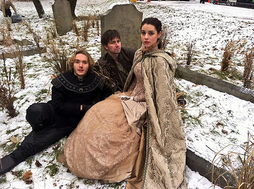 postparacomentarlaseriereign2temporadaestreno2deoctubre