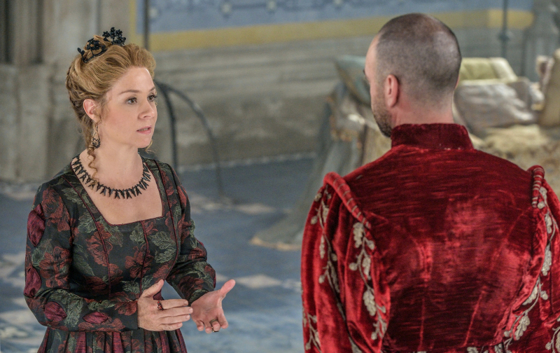 postparacomentarlaseriereign2temporadaestreno2deoctubre