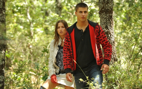 2x0215andunodelosnuestrosanddejadquebaje
